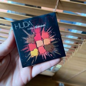 Huda Beauty Coral Obsessions Pallet